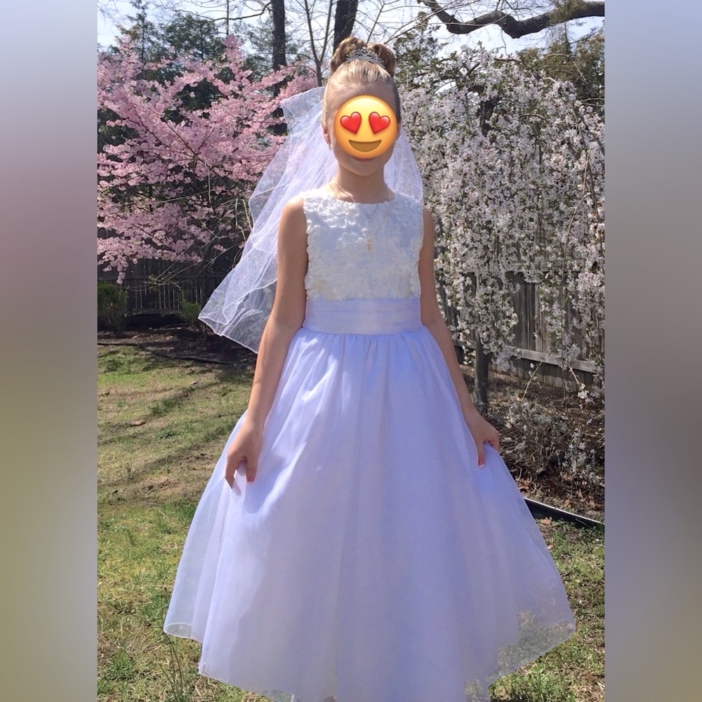 Stunning Dorissa Communion , Flower girl dress, gown, girls size 8